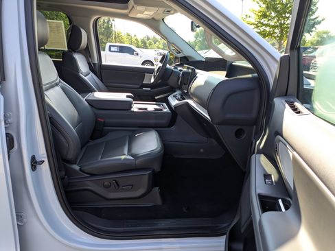 Certified 2026 Ford Expedition Active AWD/4WD image 37