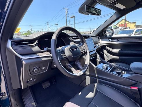 New 2026 Jeep Grand Cherokee Limited AWD/4WD image 12