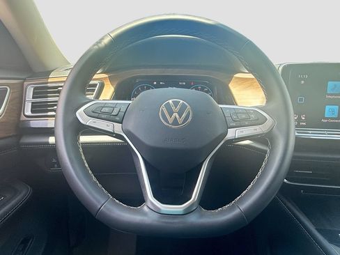 Used 2025 Volkswagen Atlas SE AWD/4WD image 12