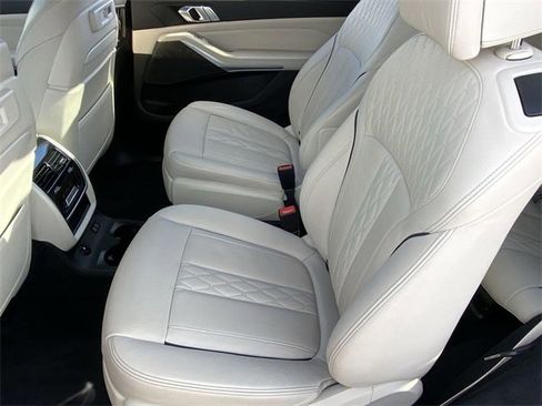 Certified 2021 BMW X7 xDrive40i w/ M Sport Package image 19