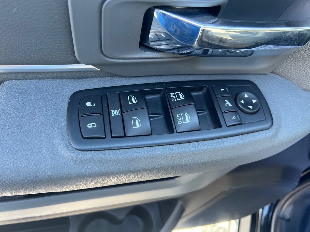 Used 2017 RAM 1500 Big Horn AWD/4WD image 13