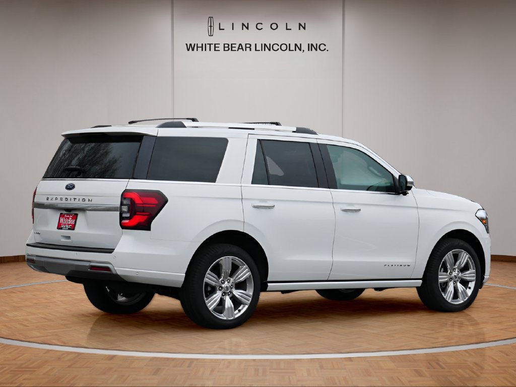Used 2024 Ford Expedition Platinum AWD/4WD image 5