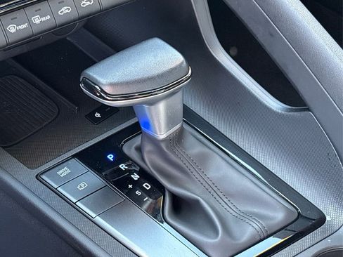 Certified 2025 Hyundai Elantra Sport image 32