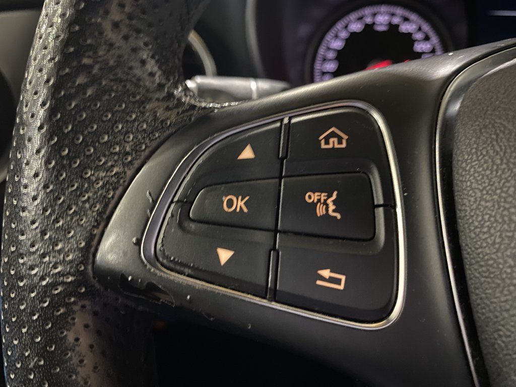 Used 2019 Mercedes-Benz GLC 300 image 11
