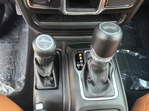 Used 2023 Jeep Wrangler Unlimited Sport AWD/4WD image 24