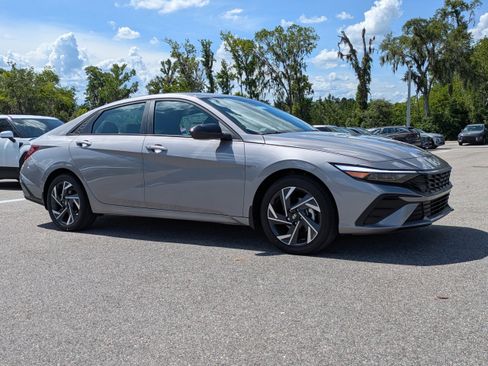 New 2026 Hyundai Elantra Sport image 2