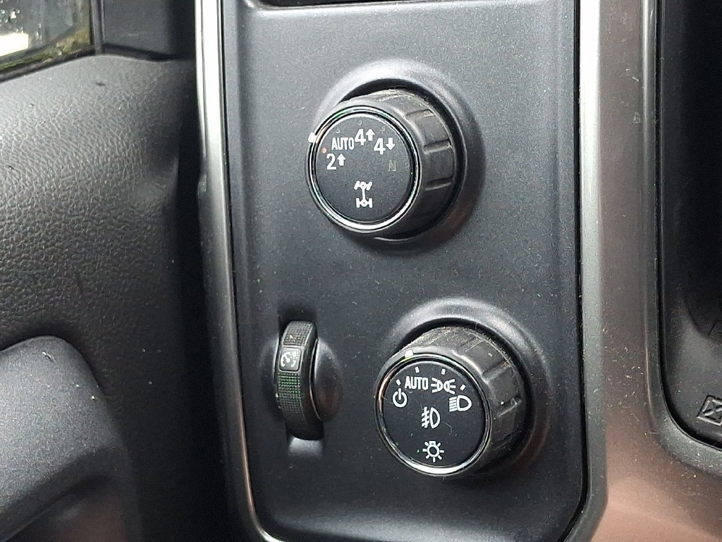 Used 2018 Chevrolet Silverado 1500 LT w/ All Star Edition AWD/4WD image 23