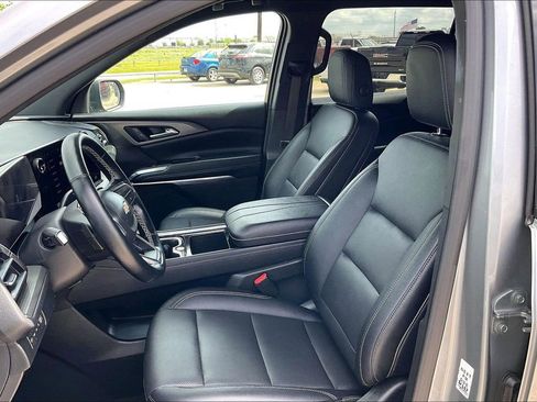 Used 2025 Chevrolet Traverse LT AWD/4WD image 18