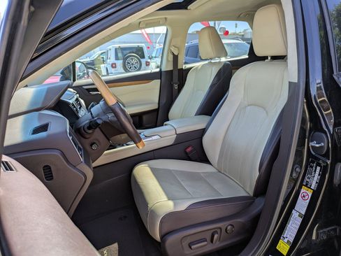 Used 2019 Lexus RX 450h AWD image 28