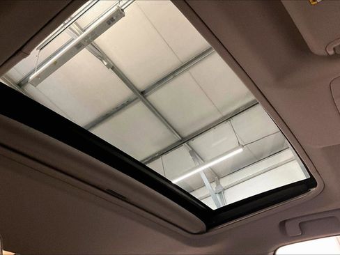 Used 2015 Toyota RAV4 XLE image 22