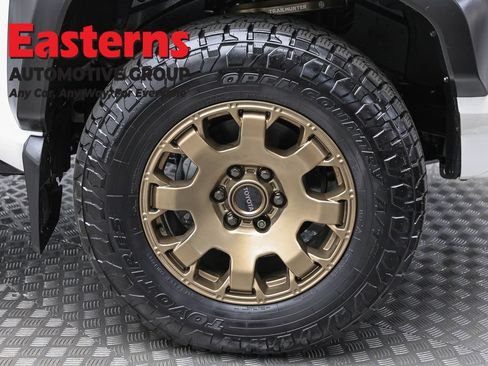 Used 2025 Toyota 4Runner Trailhunter AWD/4WD image 33