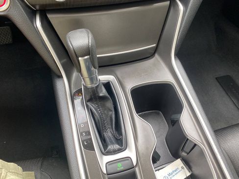 Used 2018 Honda Accord EX image 28