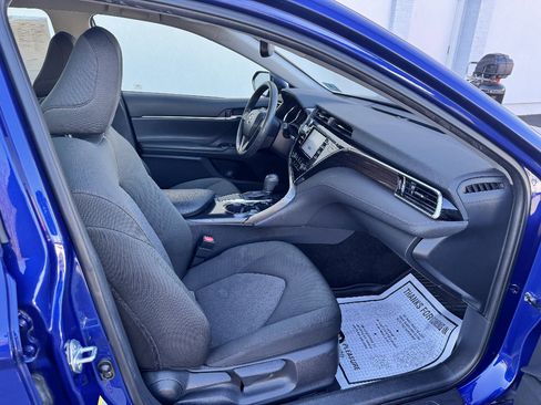 Used 2018 Toyota Camry LE w/ Convenience Package image 12