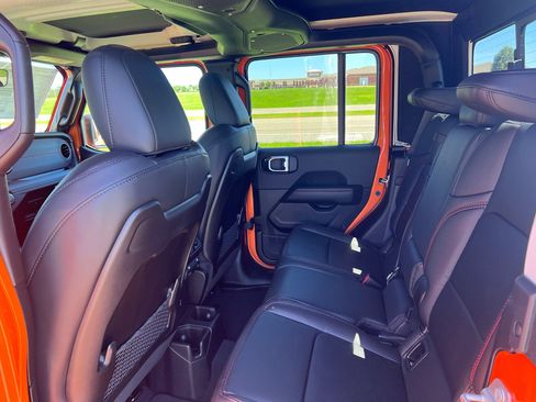 New 2026 Jeep Gladiator Rubicon AWD/4WD image 13