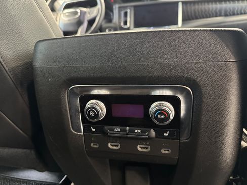 Used 2024 GMC Yukon XL Denali w/ Advanced Technology Package AWD/4WD image 14
