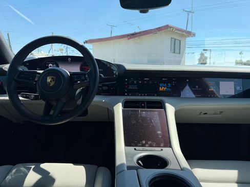 Used 2020 Porsche Taycan 4S image 18