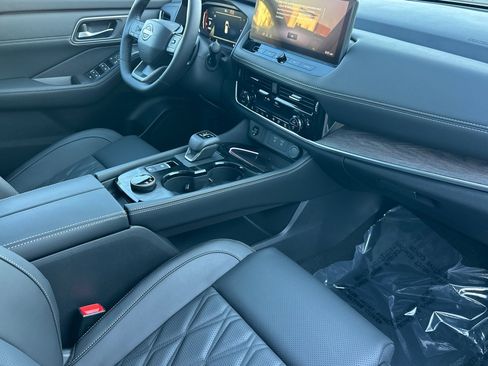 New 2026 Nissan Rogue Platinum image 19