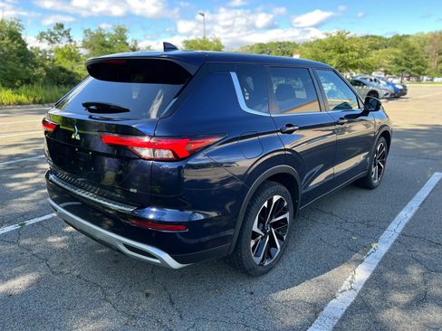 Used 2022 Mitsubishi Outlander SE AWD/4WD image 5