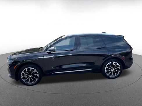 Used 2024 Lincoln Nautilus Reserve image 10