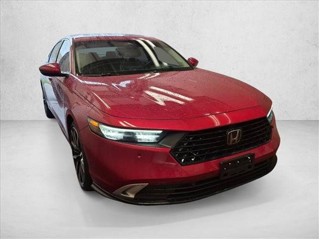 Used 2025 Honda Accord Touring image 3