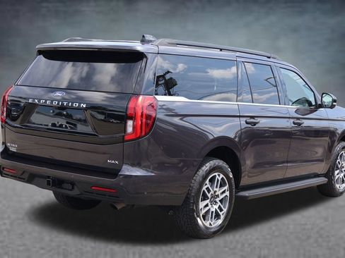 Used 2025 Ford Expedition Max Active AWD/4WD image 3
