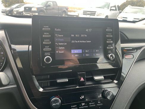 Used 2021 Toyota Camry SE image 23