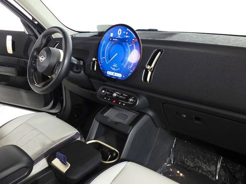Used 2025 MINI Cooper Countryman S image 13