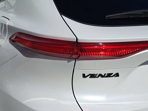 Used 2023 Toyota Venza Nightshade AWD/4WD image 37