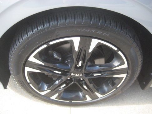 Used 2022 Kia K5 GT-Line FWD image 11