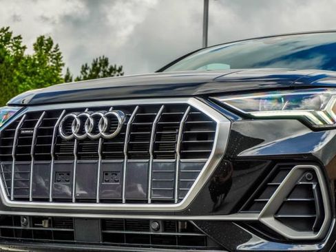 Used 2025 Audi Q3 2.0T Premium AWD/4WD image 2