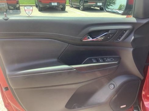 Used 2023 GMC Acadia SLT w/ Preferred Package AWD/4WD image 15