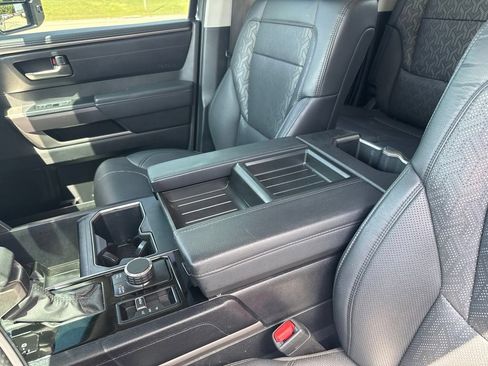 Used 2023 Toyota Tundra SR5 w/ SR5 Premium Package AWD/4WD image 15