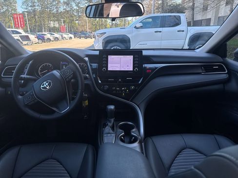 Certified 2023 Toyota Camry SE image 18