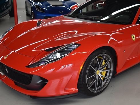 Used 2020 Ferrari 812 Superfast image 12