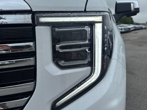 New 2026 GMC Sierra 1500 SLT w/ SLT Premium Plus Package AWD/4WD image 11