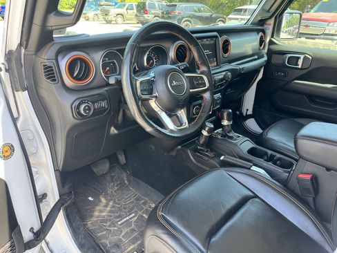 Used 2021 Jeep Gladiator Mojave AWD/4WD image 10