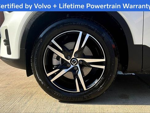 Certified 2025 Volvo XC40 B5 Core image 11