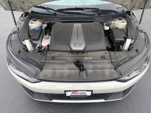 Used 2024 Kia EV6 Light AWD/4WD image 31