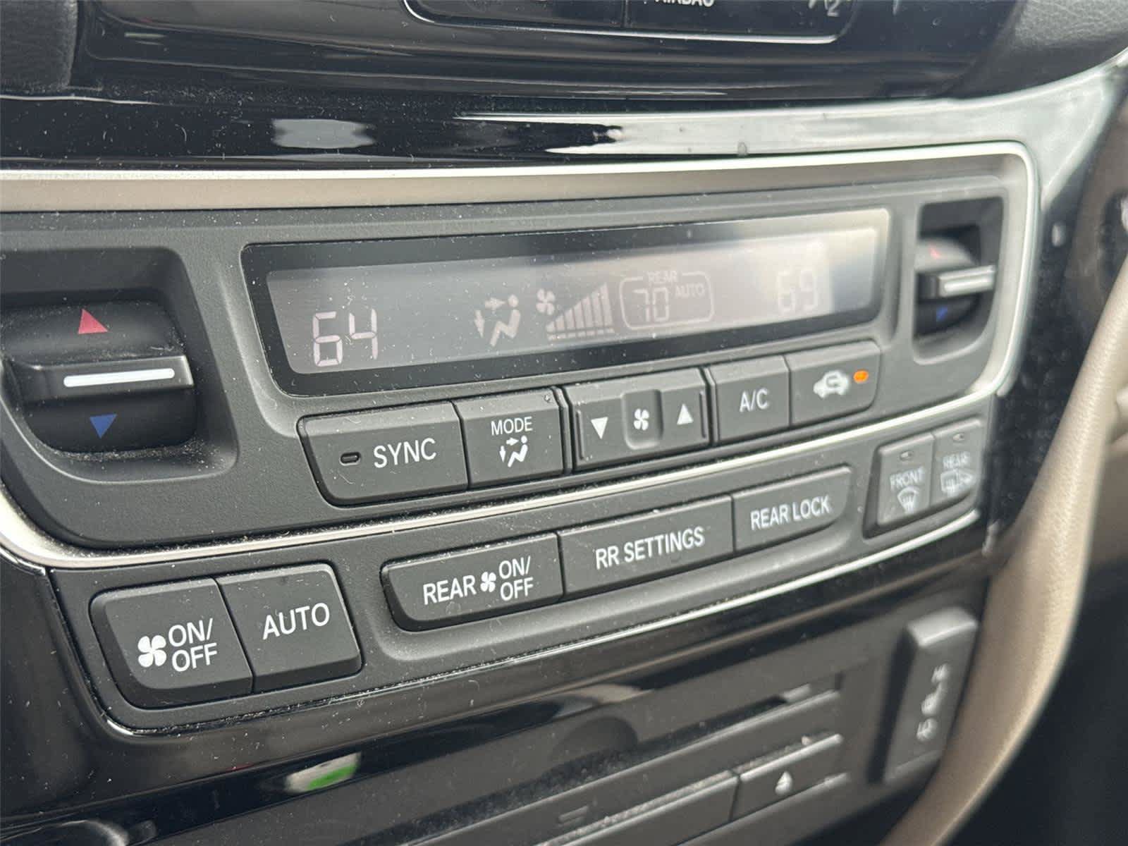 Used 2018 Honda Pilot Touring image 20