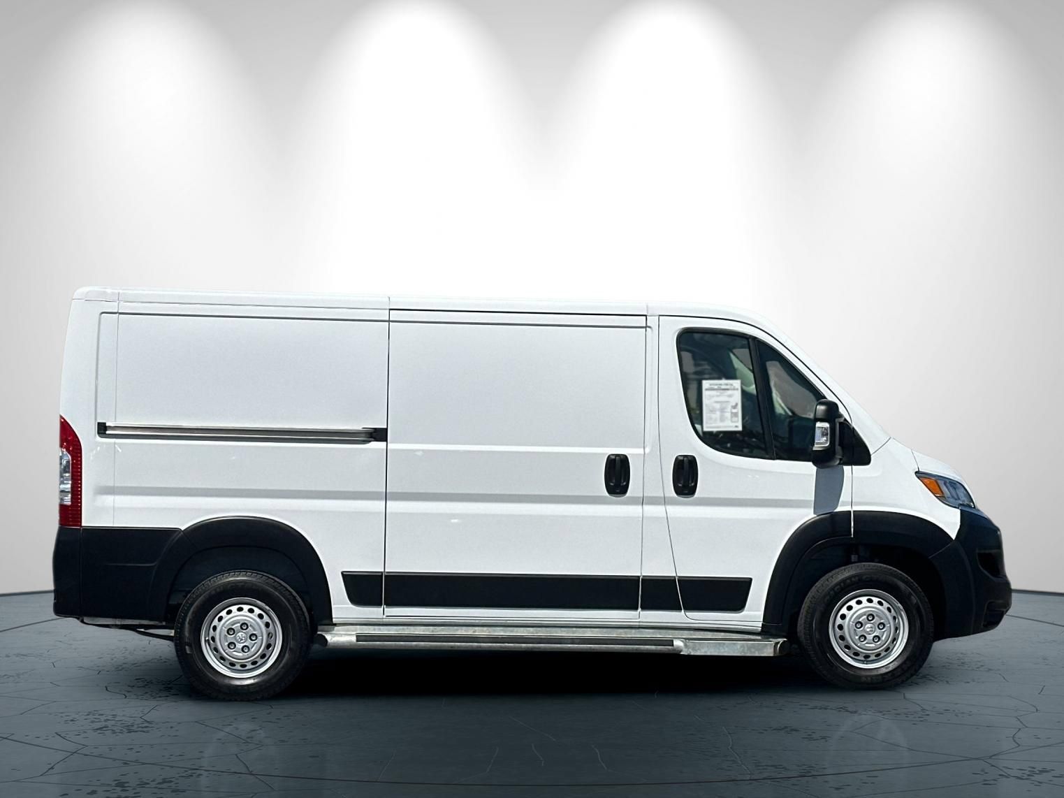 Used 2025 RAM ProMaster 2500 w/ U-Haul Equipment Group FWD image 3