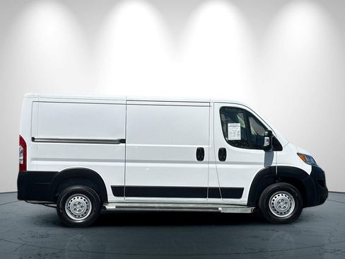 Used 2025 RAM ProMaster 2500 w/ U-Haul Equipment Group FWD image 3