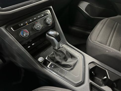 Used 2024 Volkswagen Tiguan S image 33