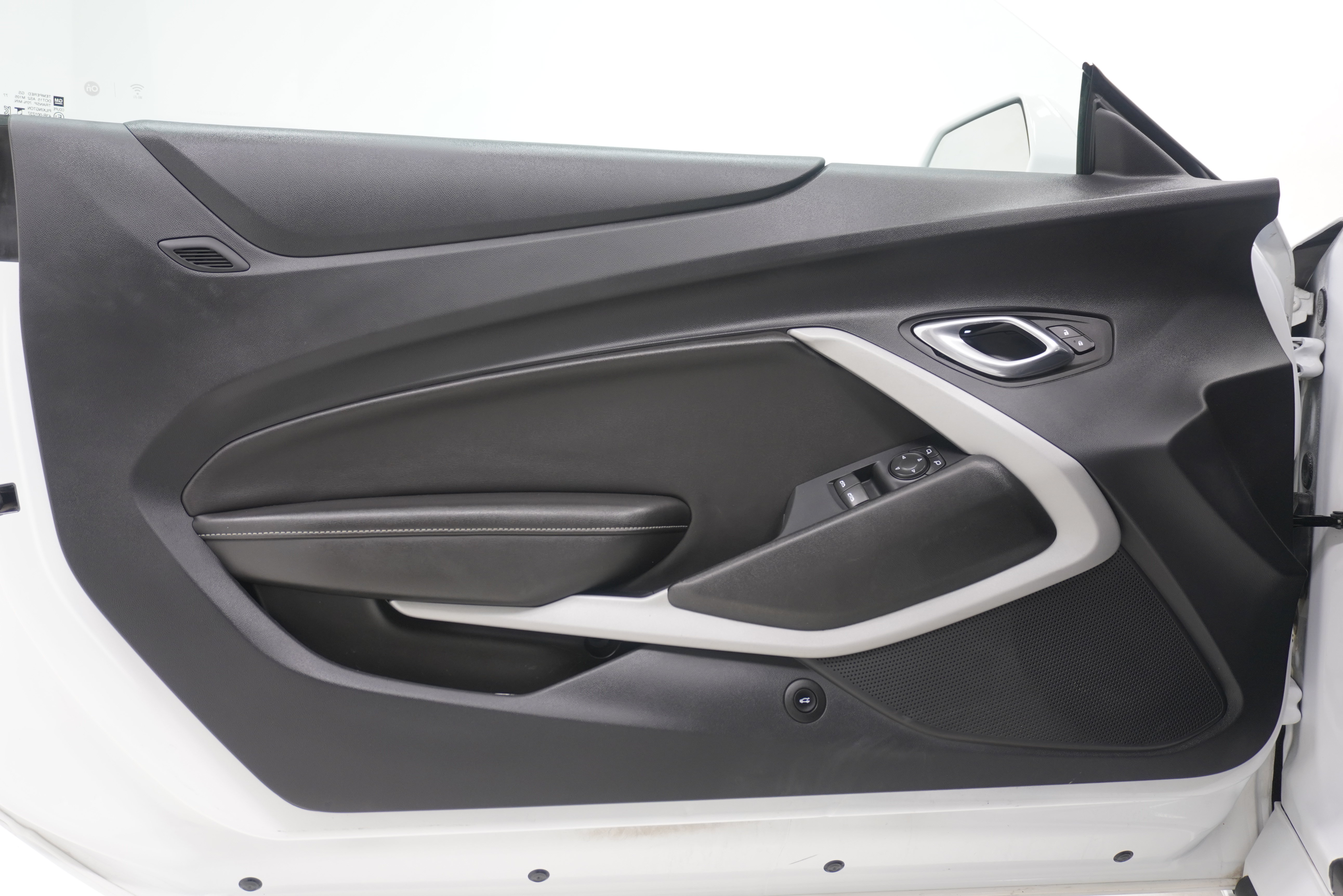 Used 2023 Chevrolet Camaro LT RWD image 14