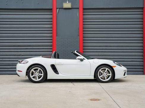 Used 2019 Porsche 718 Boxster RWD image 5