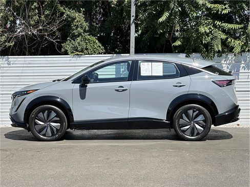 Used 2024 Nissan Ariya AWD image 11
