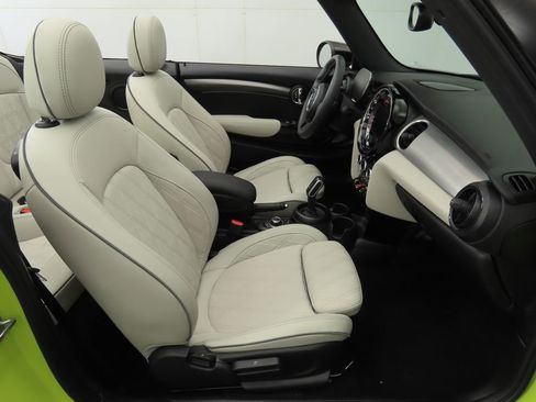 Certified 2024 MINI Cooper Convertible w/ Signature Upholstery Package image 19