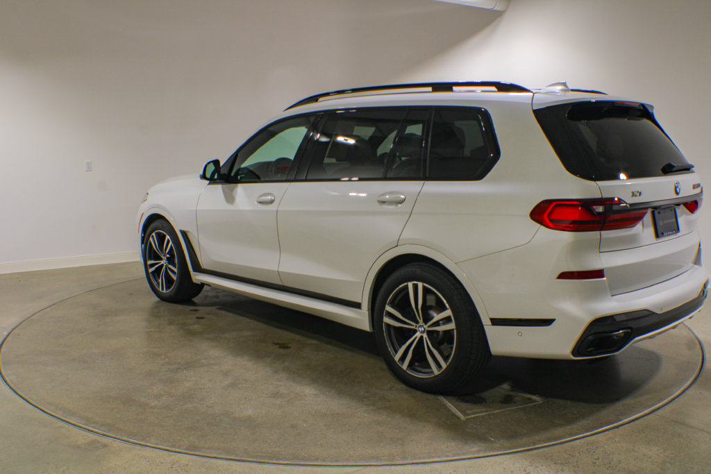 Used 2020 BMW X7 M50i w/ Dynamic Handling Package AWD/4WD image 4
