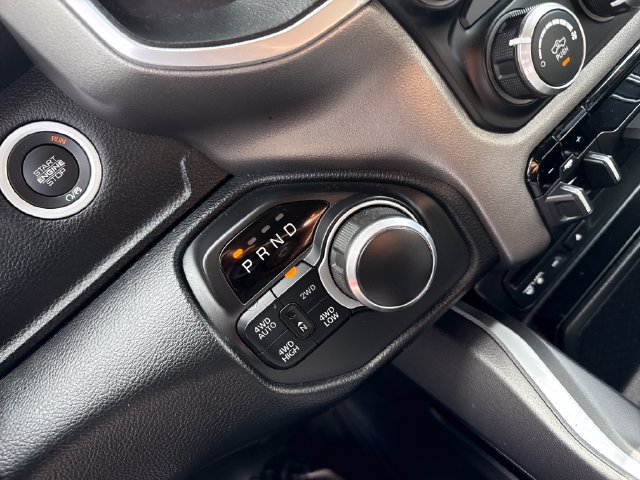Used 2019 RAM 1500 4x4 Crew Cab image 25