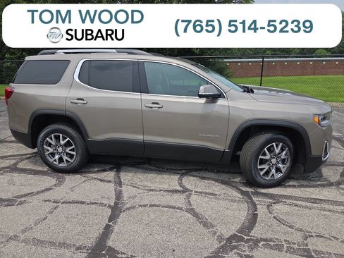 Used 2023 GMC Acadia SLT FWD image 1
