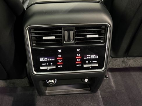 Used 2022 Porsche Cayenne image 74